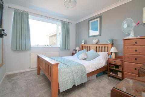3 bedroom terraced house to rent, Cumberland Road, Angmering, Littlehampton