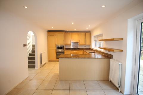 4 bedroom townhouse to rent - Swiss Cottage Place, Loughton, IG10