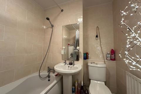 2 bedroom flat to rent, Belle Grove Terrace, Spital Tongues, Newcastle upon Tyne, NE2