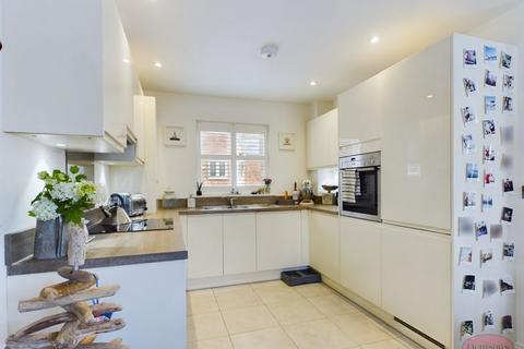 3 bedroom end of terrace house for sale, CHRISTCHURCH TOWN CENTRE