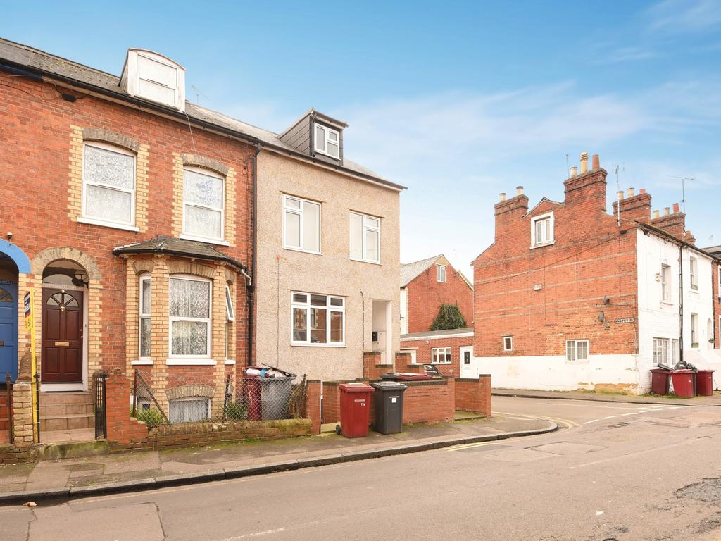 Baker Street, Reading, RG1 4 bed terraced house £375,000