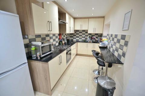6 bedroom terraced house to rent, De Beauvoir Road, Reading