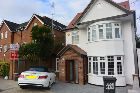 The Great North Way, Hendon, NW4