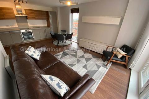 3 bedroom apartment to rent, Lowry Wharf, The Riley Building, Derwent Street, Salford, M5 4TA