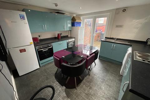 5 bedroom terraced house to rent, Burley Lodge Terrace,  Leeds, LS6