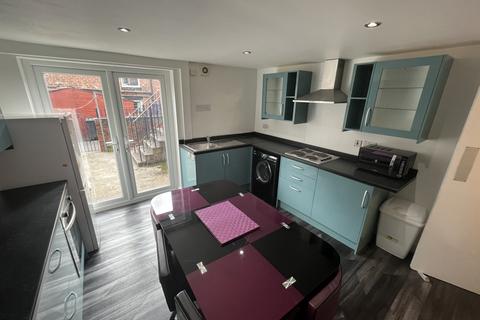 5 bedroom terraced house to rent, Burley Lodge Terrace,  Leeds, LS6