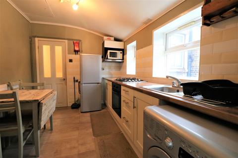 1 bedroom flat for sale, Compton Avenue, East Ham E6