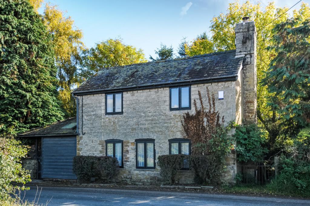 A wonderful 2 bedroom cottage with private garden