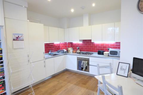 1 bedroom flat to rent, Halesworth court, Alfred Street, Bow E3