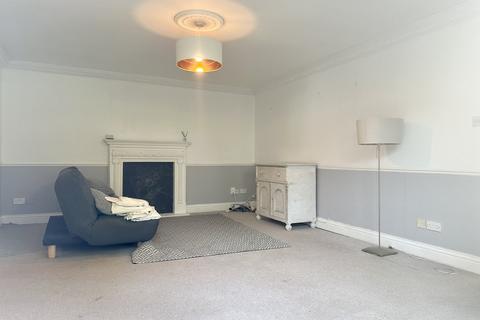 1 bedroom ground floor flat to rent, Sandbanks Road, Lower Parkstone, Poole