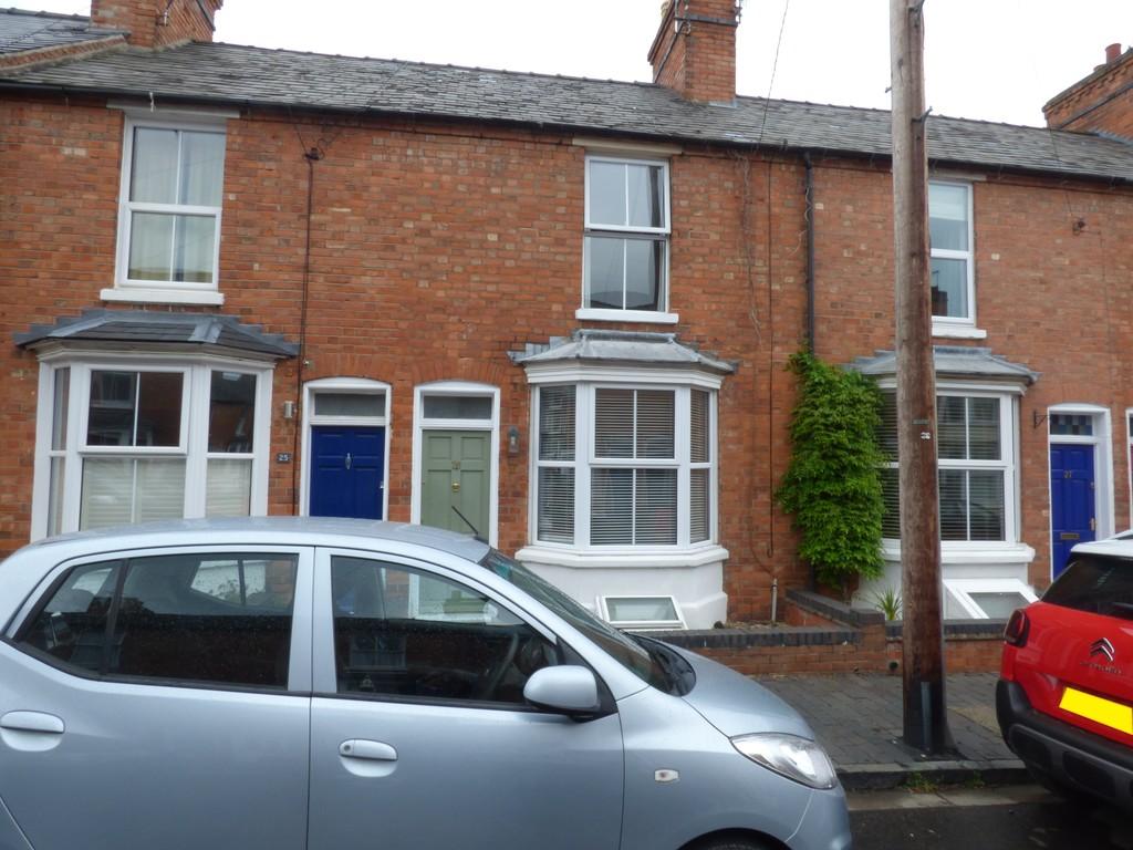 Wellesbourne Grove, StratforduponAvon 2 bed terraced house £850 pcm