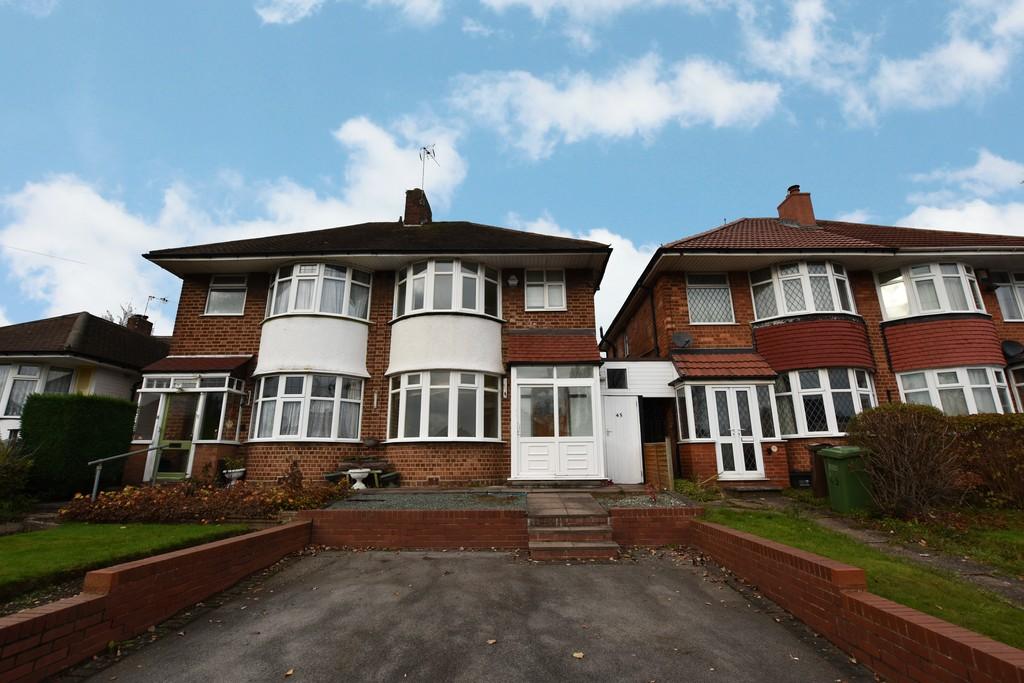 Wagon Lane, Solihull 3 bed semidetached house £230,000