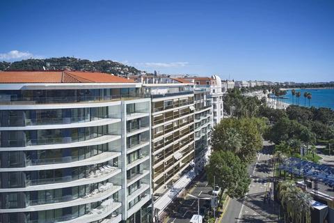 2 bedroom flat, Cannes, 06400, France