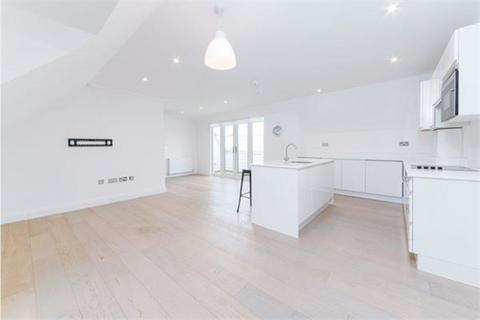 2 bedroom apartment to rent, Whitehall Road, Woodford Green IG8