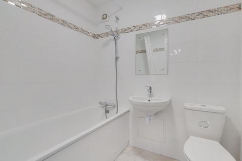 2 bedroom flat for sale, Broomcroft Avenue, Northolt, UB5