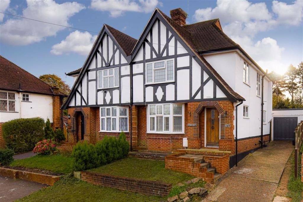 Great Tattenhams, Epsom Downs, Surrey 3 bed semidetached house £575,000