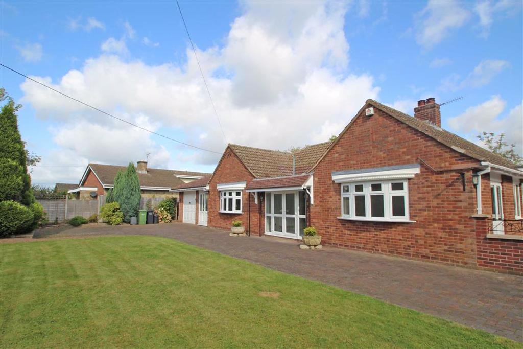 Kings Acre Road, Hereford 3 bed detached bungalow £390,000