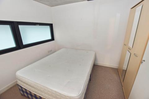 2 bedroom flat to rent, Woodfield Road, Altrincham, Greater Manchester, WA14