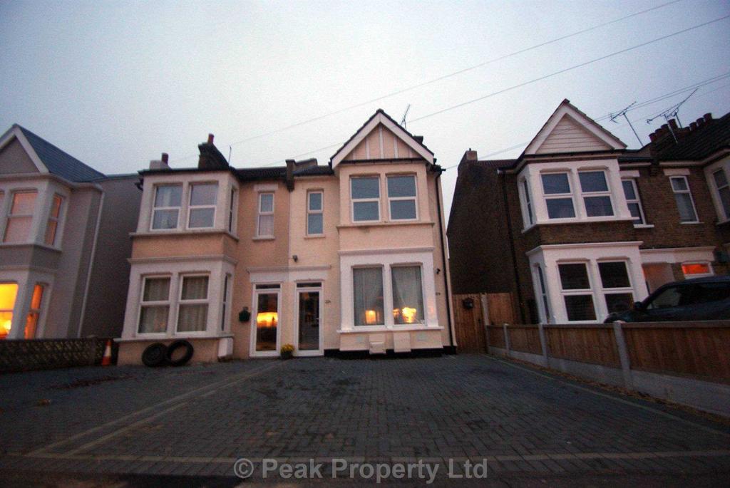 COMPETITIVELY PRICED FOR A QUICK SALE!! Road, Southend On