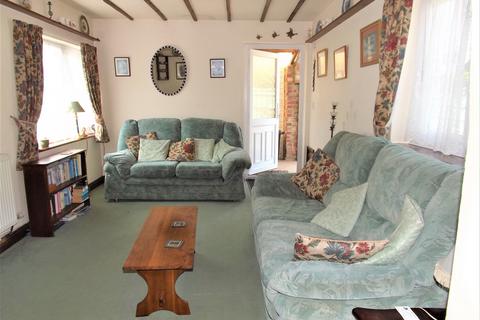 2 bedroom detached bungalow to rent, Gamekeeper, Holbeach