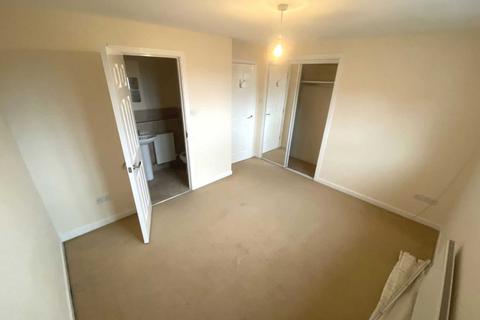 2 bedroom flat to rent, Clark Street, Renfrew