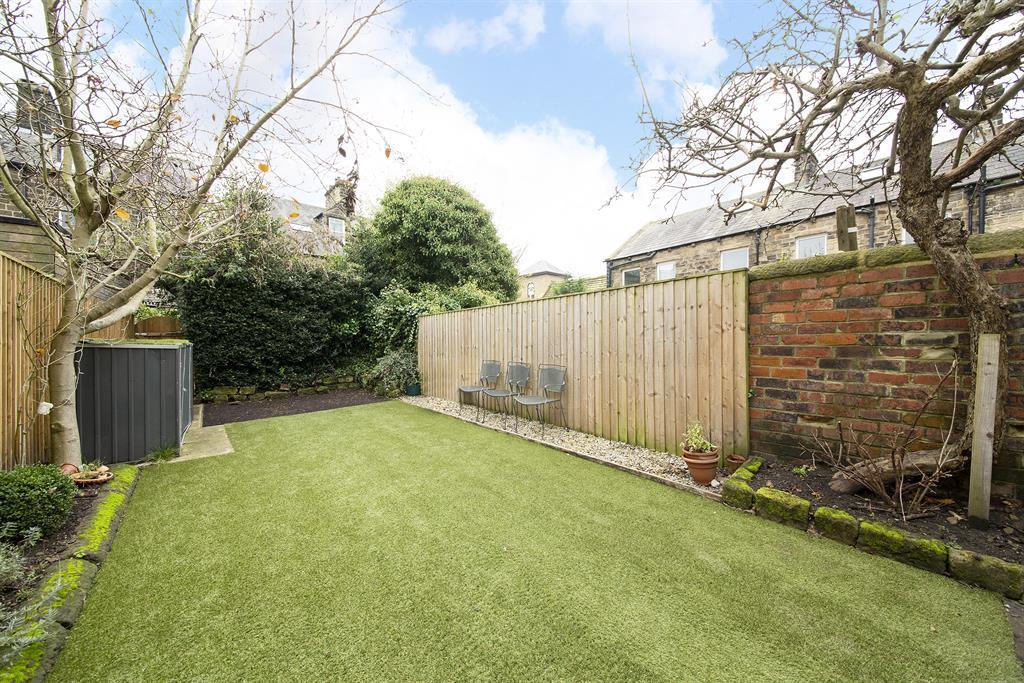 Lister Street, Ilkley, LS29 4 bed terraced house £440,000