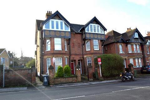 2 bedroom apartment to rent, Guildford GU1