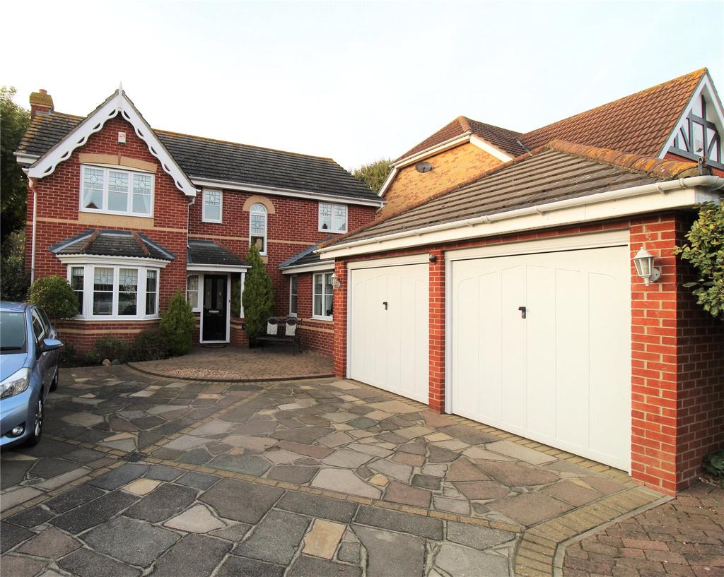 Victoria Avenue, Rayleigh, Essex, SS6 4 bed detached house £600,000