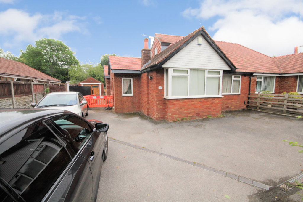 Sharoe Green Lane, Preston PR2 4 bed detached house £1,745 pcm (£403 pw)