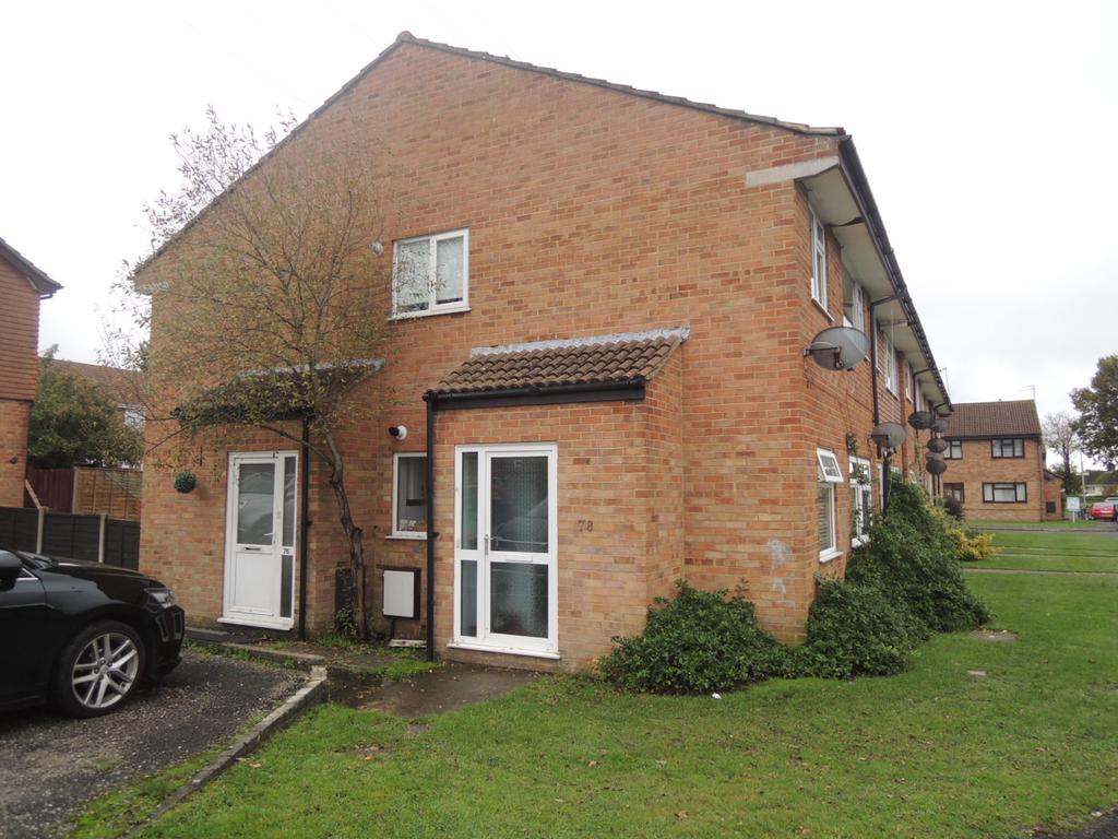 Aspen Gardens, Parkstone, Poole BH12 2 bed ground floor flat £174,950