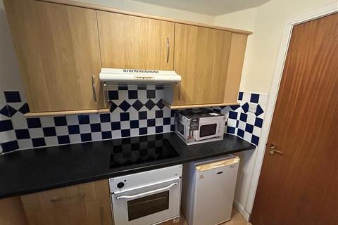 2 bedroom flat to rent, Abbey Lane, Abbeyhill, Edinburgh, EH8