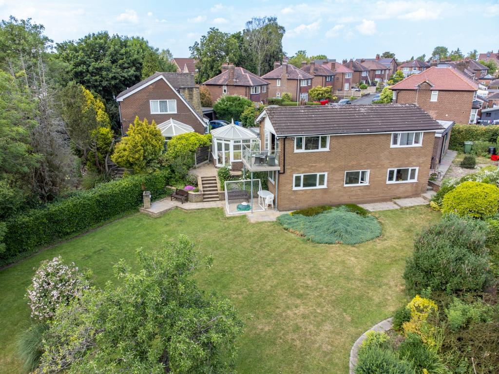 Laurel Drive, Timperley, Altrincham, Cheshire, WA15 4 bed detached