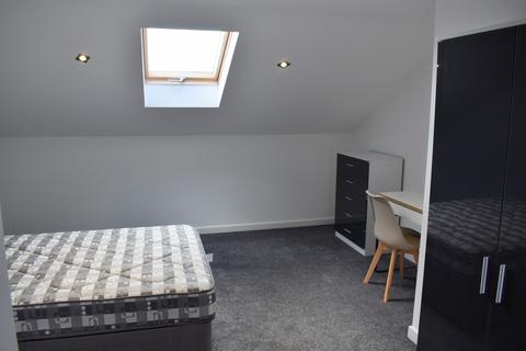 7 bedroom terraced house to rent - Weaste Road, Salford