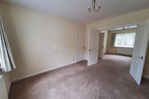 3 bedroom semi-detached house to rent, Upton, Chester, Cheshire
