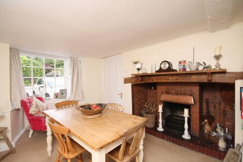 3 bedroom terraced house to rent, Dungates Lane, Buckland