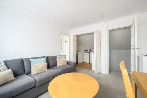 1 bedroom apartment to rent, Hersham Road, Walton-On-Thames