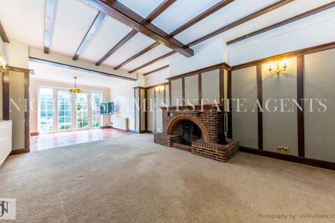 undefined, Bourne Avenue, Southgate, London N14