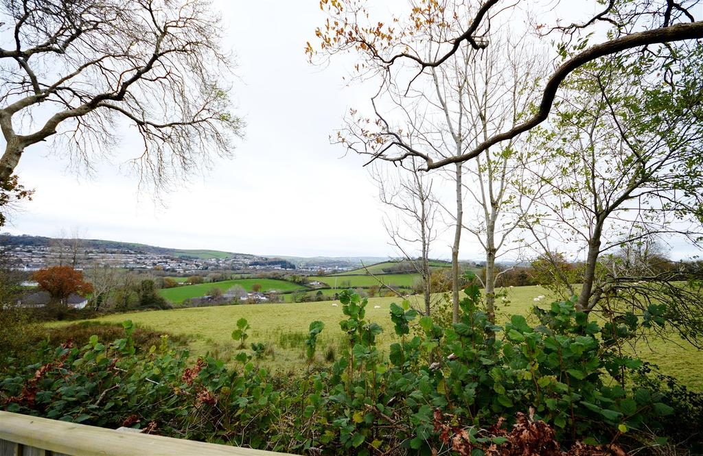 Elder Grove, Llangunnor, Carmarthen 3 bed detached bungalow £180,000