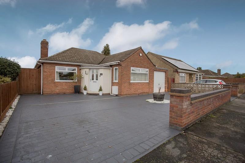 Oakdale Avenue, Peterborough, Cambridgeshire. PE2 8TE 3 bed bungalow £300,000
