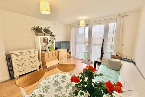 undefined, Langhorn Drive, Twickenham, TW2