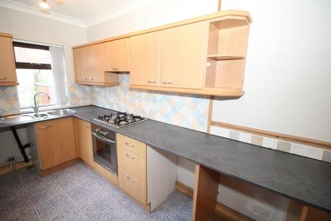 2 bedroom terraced house to rent, Centre Street, Hemsworth