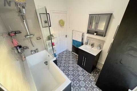 4 bedroom terraced house to rent, Trelawn Place, Headingley, LS6 3JP