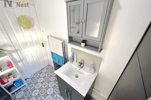4 bedroom terraced house to rent, Trelawn Place, Headingley, LS6 3JP