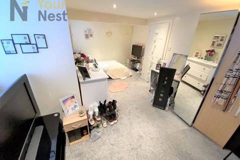 3 bedroom terraced house to rent - Beechwood Mount, Burley, Leeds, LS4 2NQ