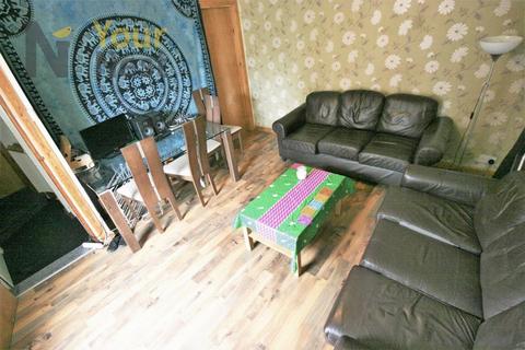 6 bedroom terraced house to rent, Thornville Terrace, Hyde Park, LS6 1JT