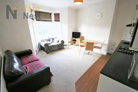 2 bedroom apartment to rent, Otley road, Headingley, LS6 4BA