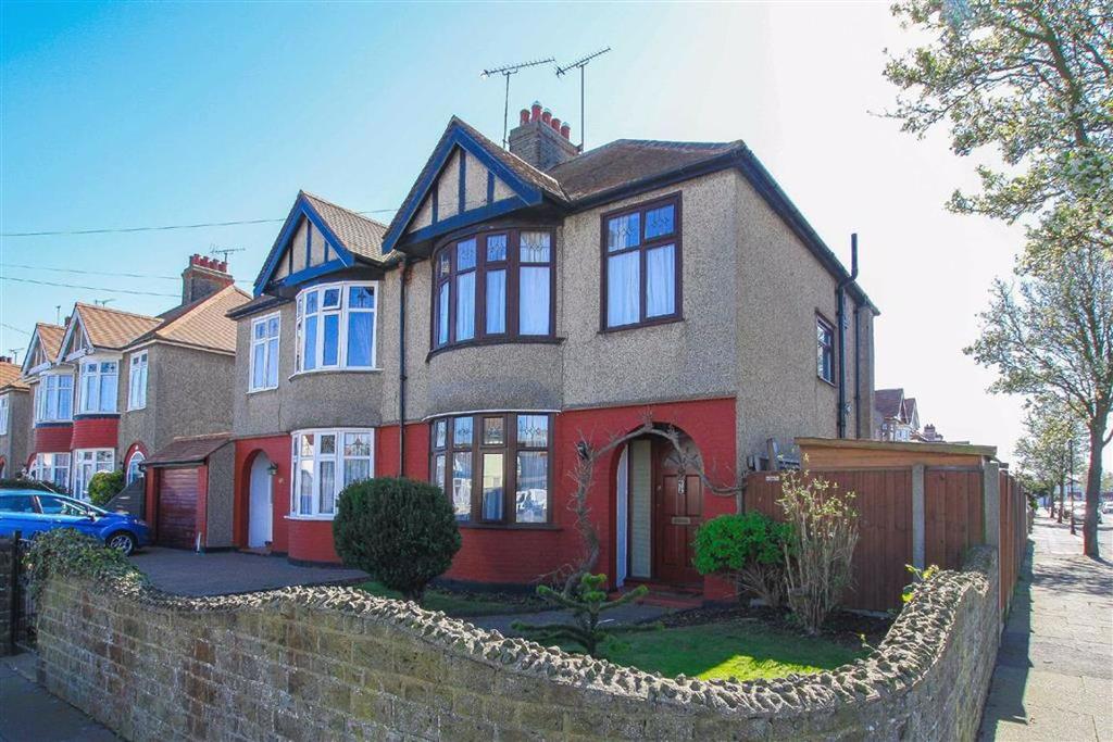 St Andrews Road, Shoeburyness, Essex 3 bed semidetached house £325,000