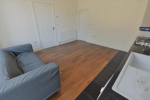 1 bedroom flat to rent - Kelso Road