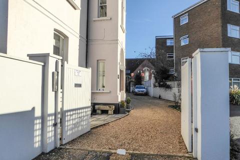 undefined, Salisbury SP2