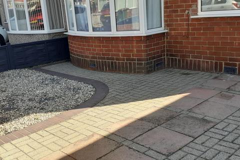 3 bedroom semi-detached house to rent, Sandringham Road, Redcar TS10
